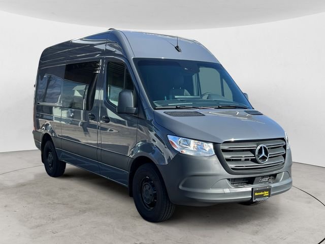 Used 2024  Mercedes-Benz Cargo 144 WB image 7
