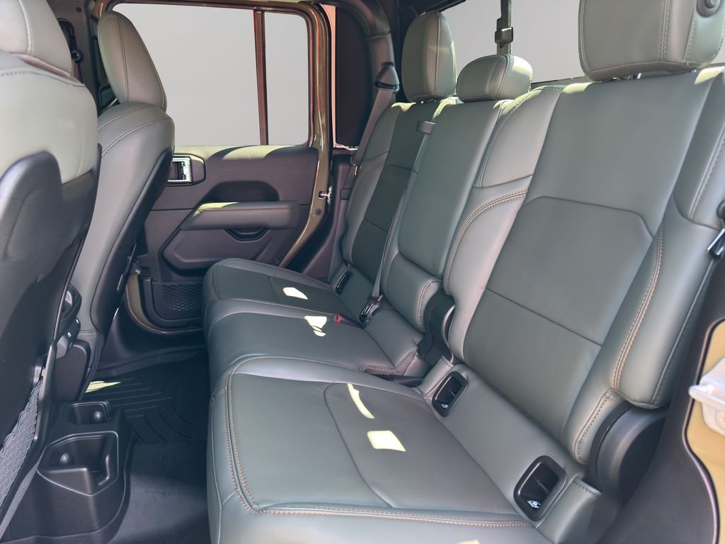 Used 2025 Green Jeep Mojave X image 19