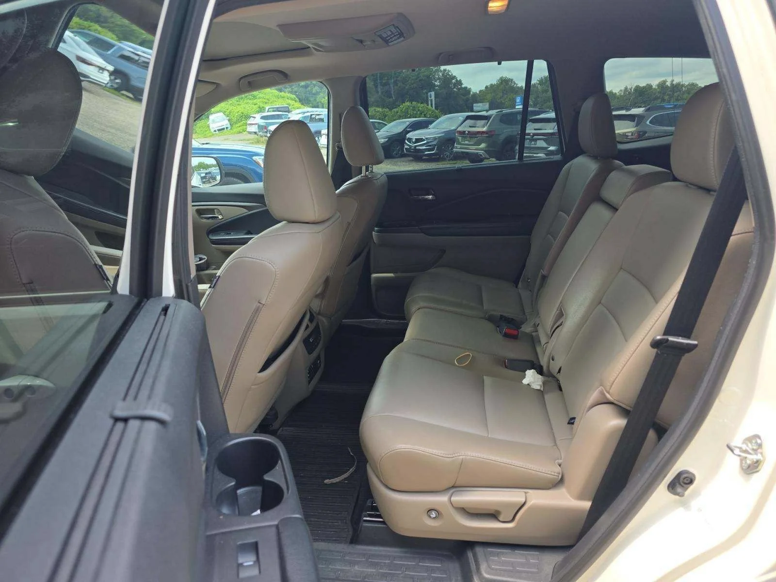 Used 2016 White Diamond Pearl Honda EX-L image 11