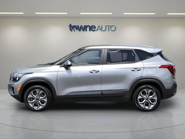 Used 2024 Gray Kia LX image 4