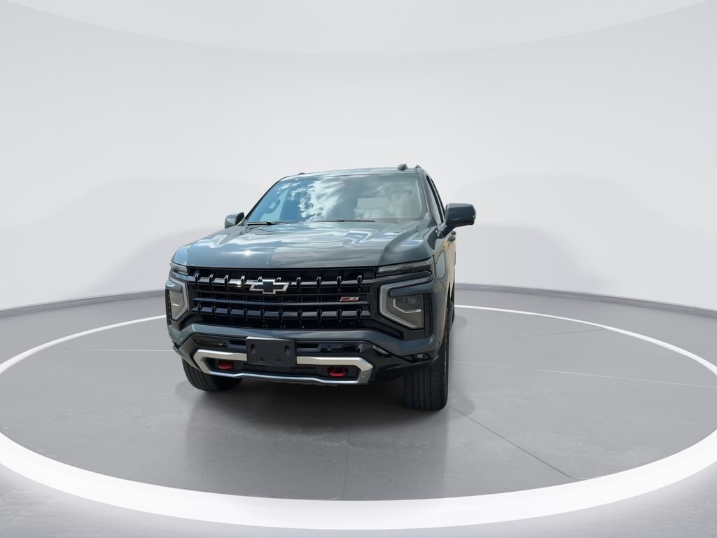 Used 2025 Gray Chevrolet Z71 image 3