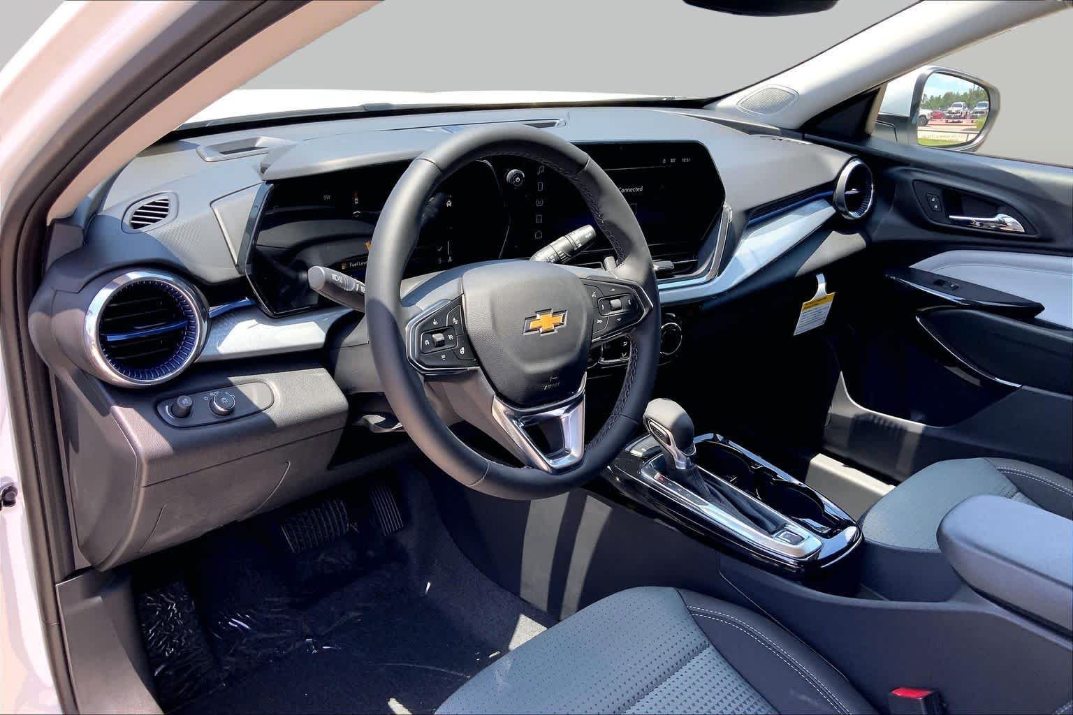 2026 Chevrolet Trax LT - Photo 9