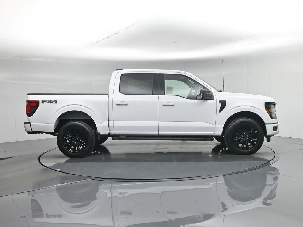 New 2026 Oxford White Ford XLT image 27
