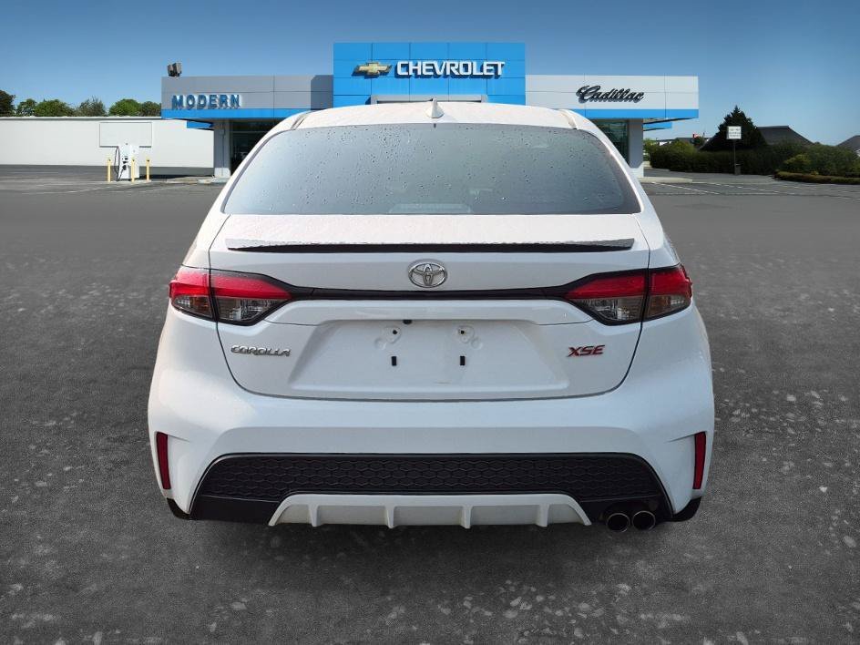 Used 2021 BLIZZARD PEARL Toyota XSE image 4