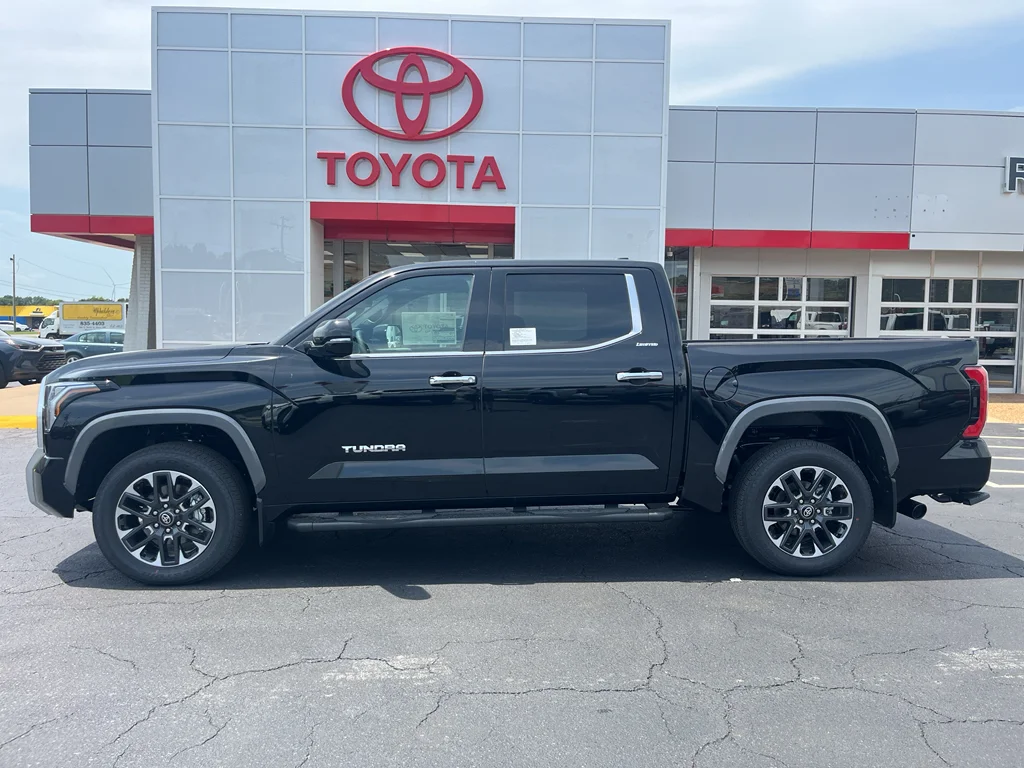 2026 Toyota Tundra Limited - Photo 8