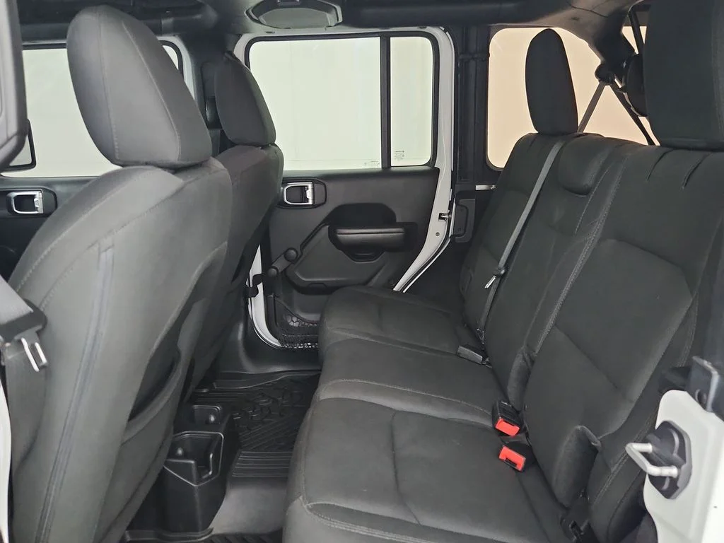 Used 2018 White Jeep Unlimited Sport image 33