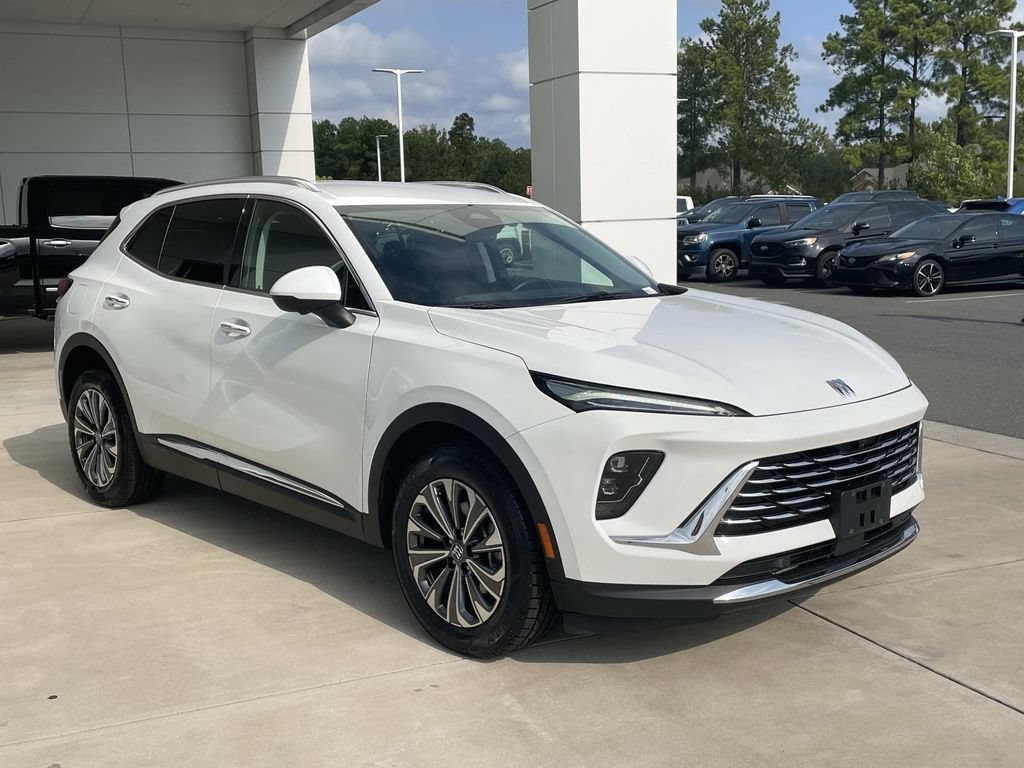 Used 2024 Summit White Buick Preferred image 6
