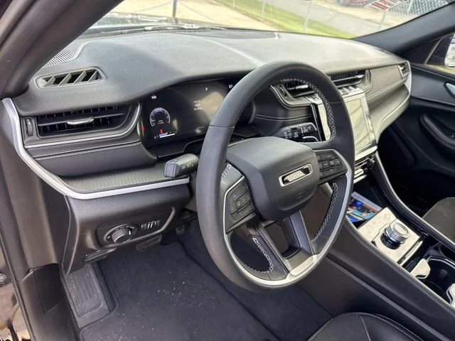 Used 2023 Black Jeep Altitude image 35