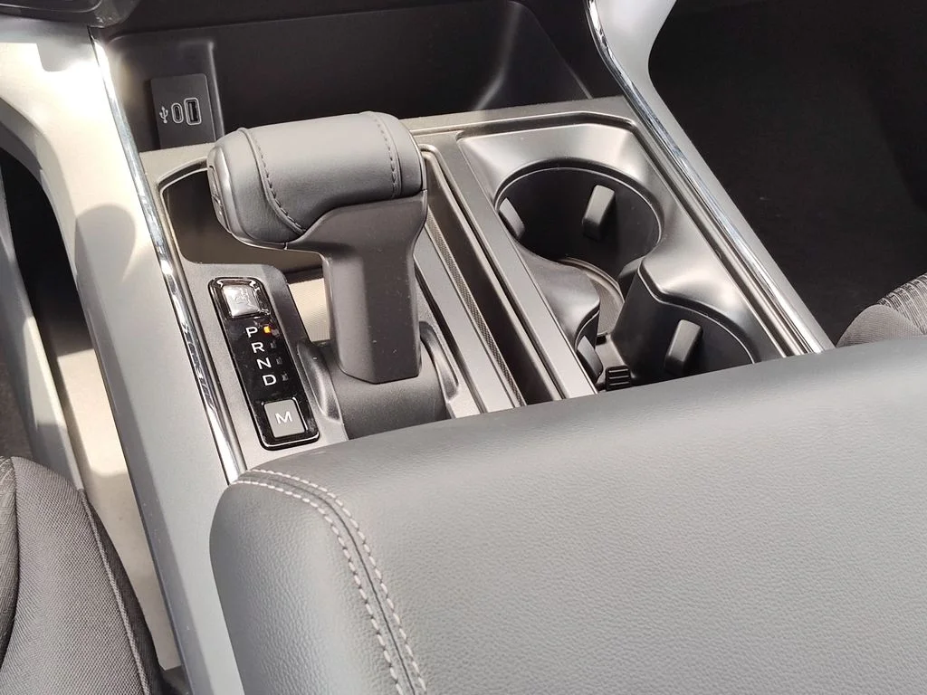 New 2026 Avalanche Ford XLT image 10