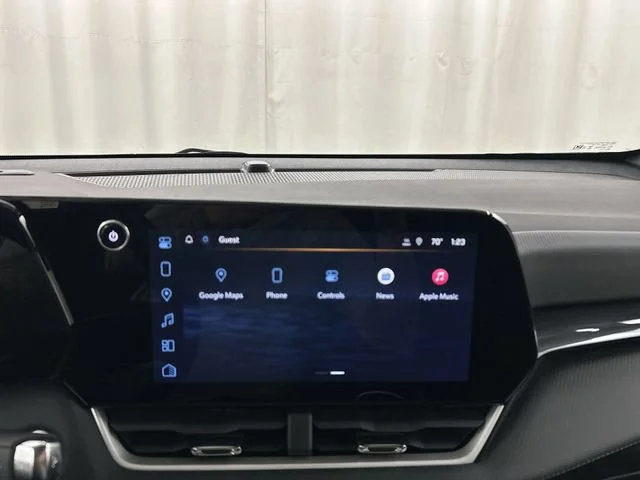 New 2027 Summit White Chevrolet LT image 16