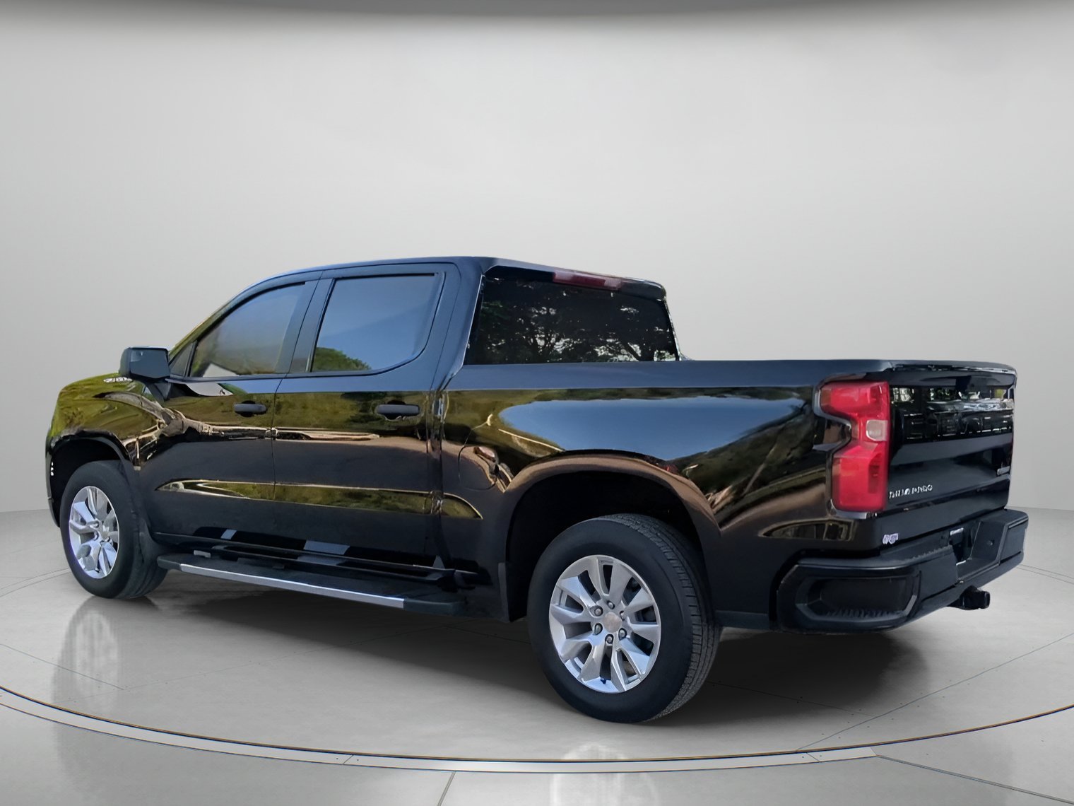 Used 2024 Black Chevrolet Custom Crew Cab Pickup image 20