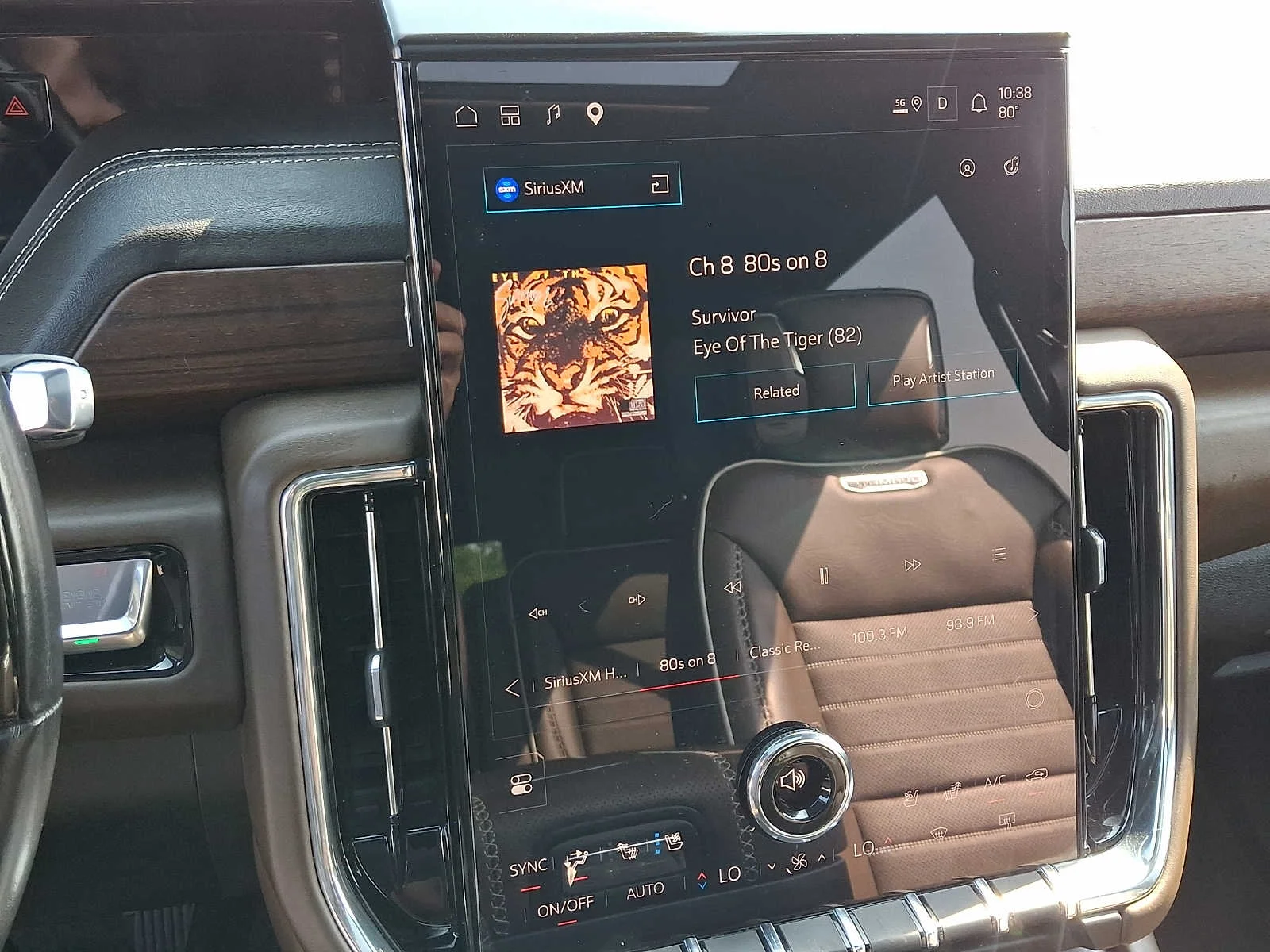 Used 2025 Onyx Black GMC Denali Ultimate image 17