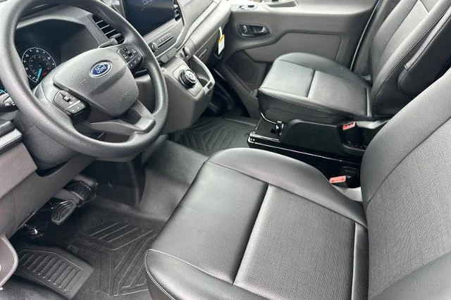2025 Ford E-Transit Cargo Van Base - Photo 31