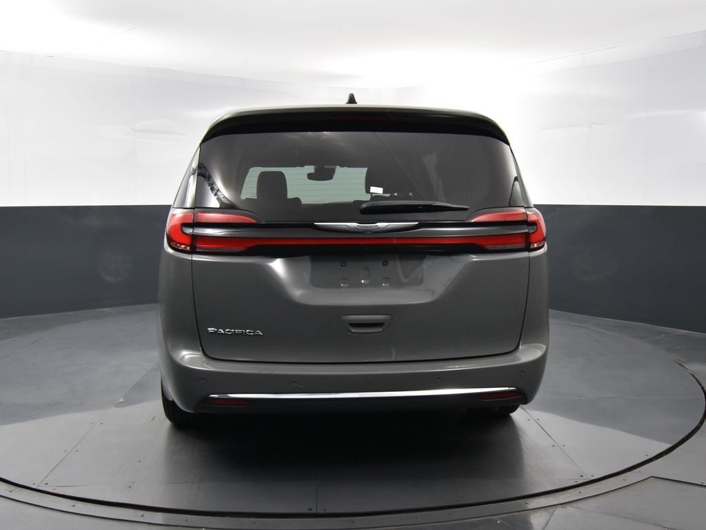 Used 2023 White Chrysler Touring L image 31