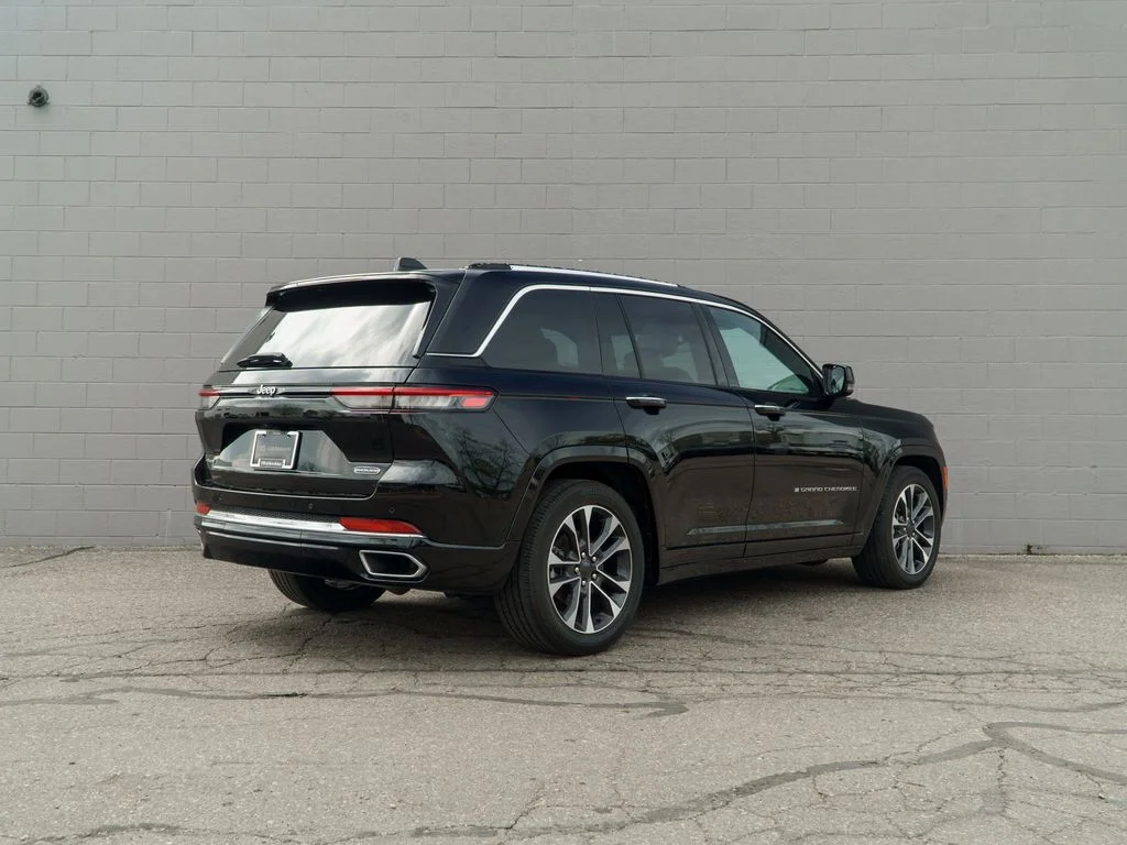 Used 2023 Black Jeep Overland image 7