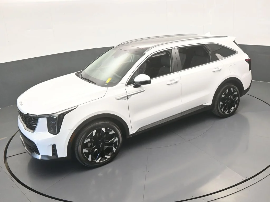 Used 2025 Glacial White Pearl Kia EX image 49