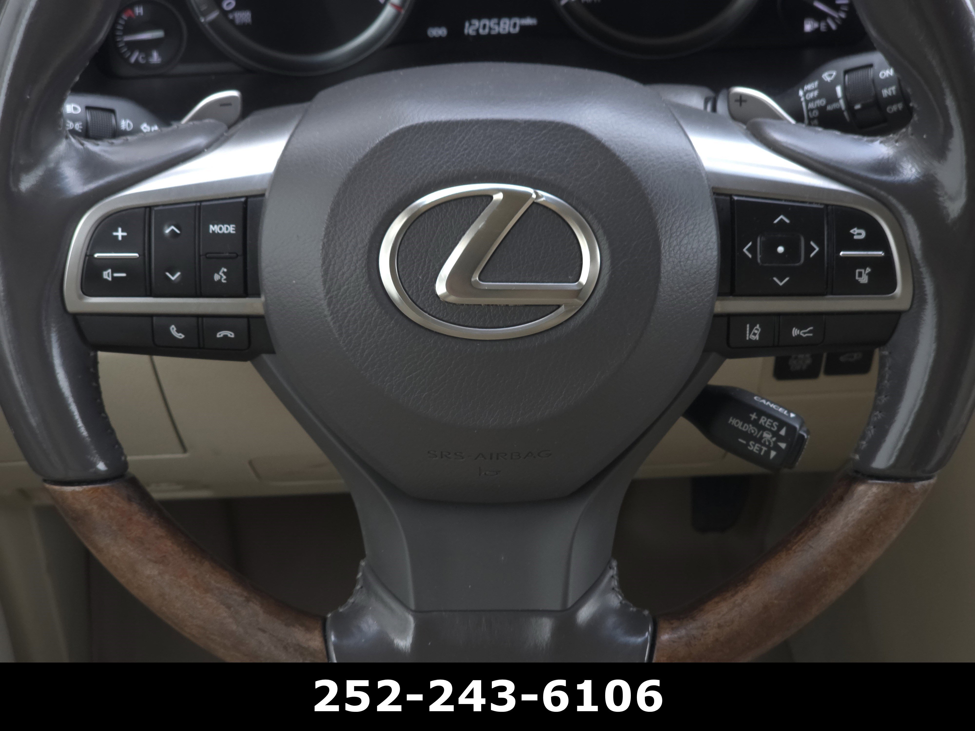 Used 2016 Starfire Pearl Lexus 570 image 28