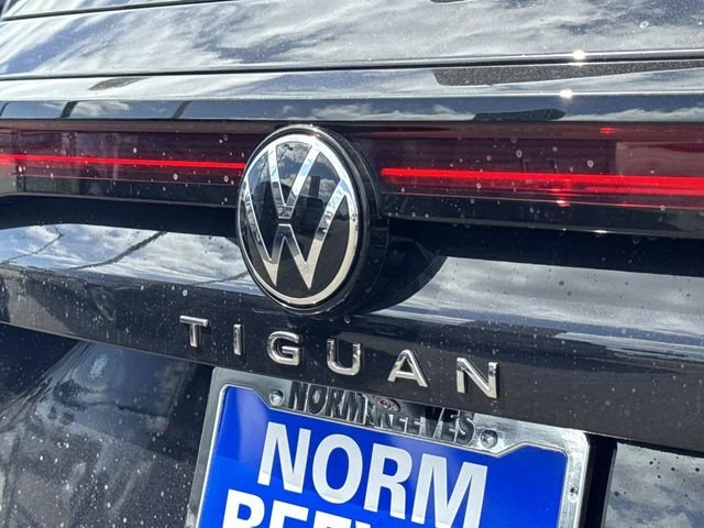 New 2026 Black Volkswagen 2.0T SE image 9