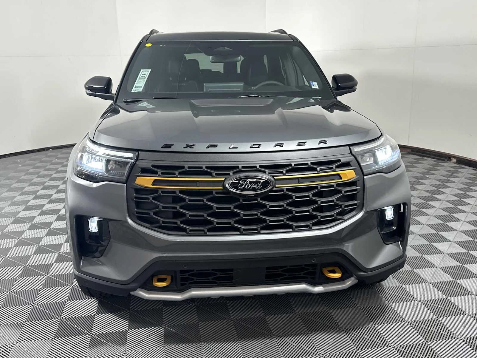 New 2026 Carbonized Gray Metallic Ford Tremor image 2