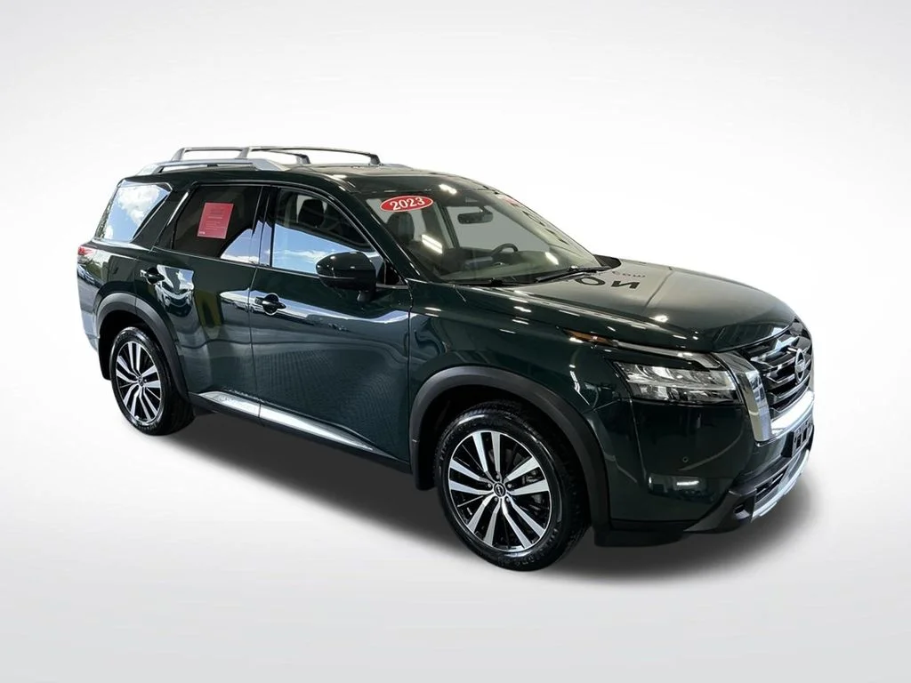 2023 Nissan Pathfinder Platinum 4WD's photo
