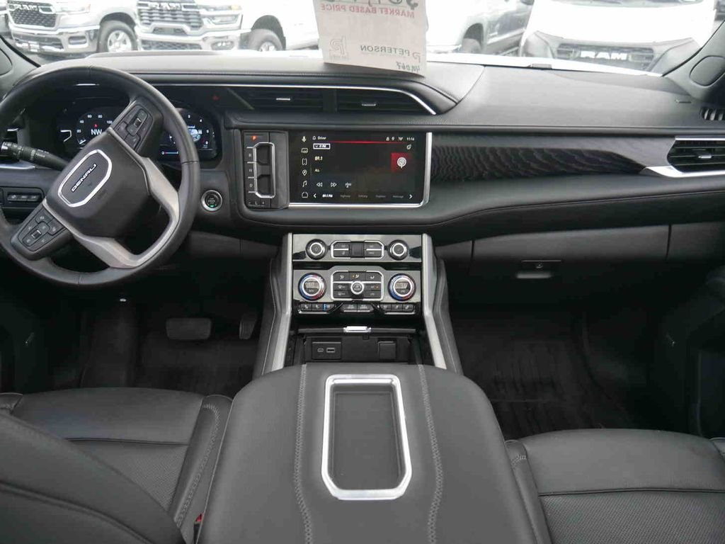 Used 2024  GMC Denali image 5