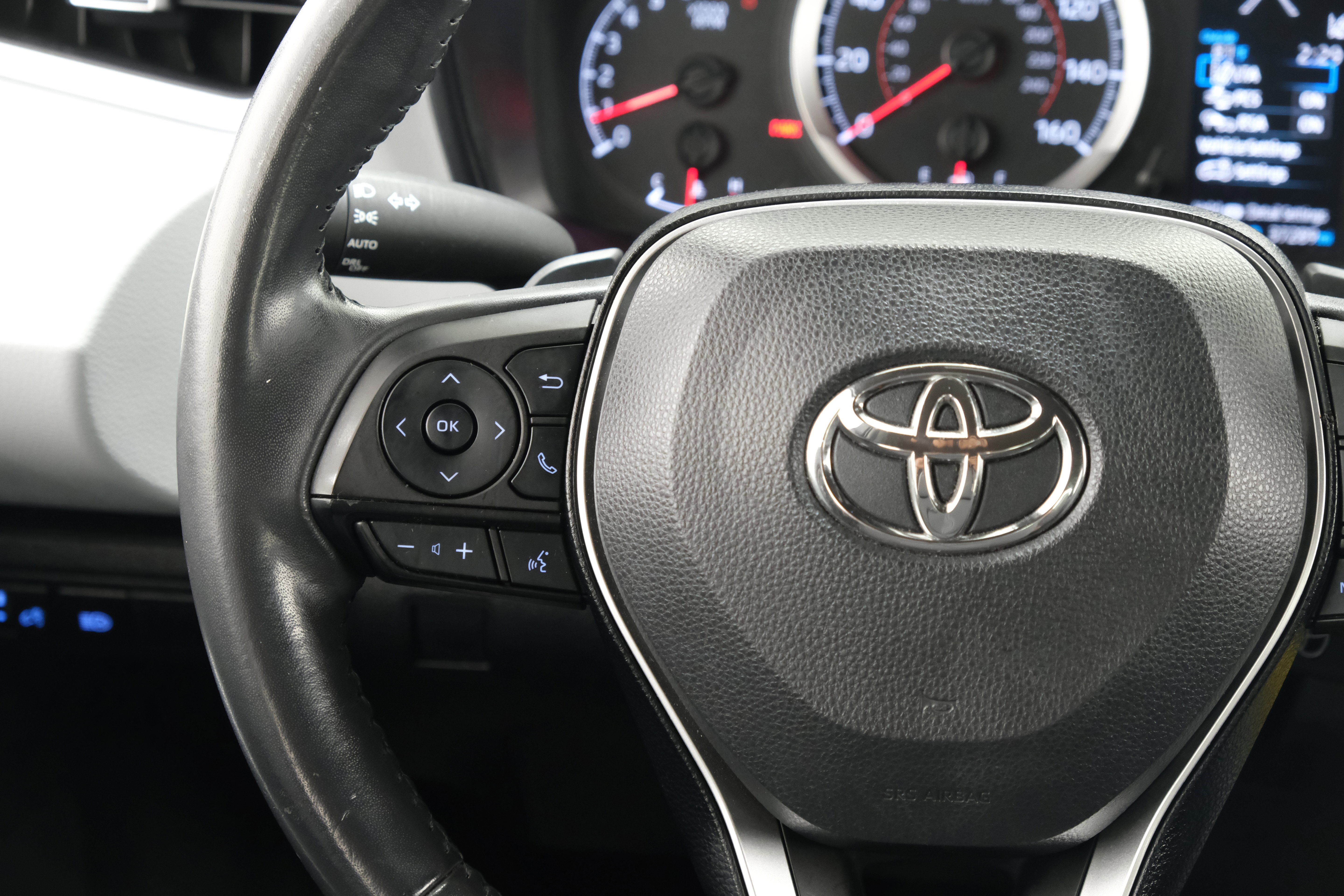Certified Used 2020 Black Sand Pearl Toyota SE image 12