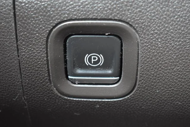 Used 2022 White Chevrolet LTZ image 27