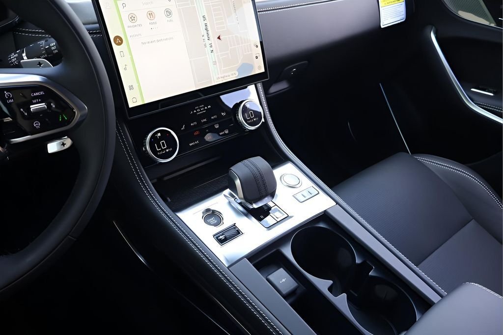 2026 Jaguar F-Pace R-Dynamic S - Photo 26