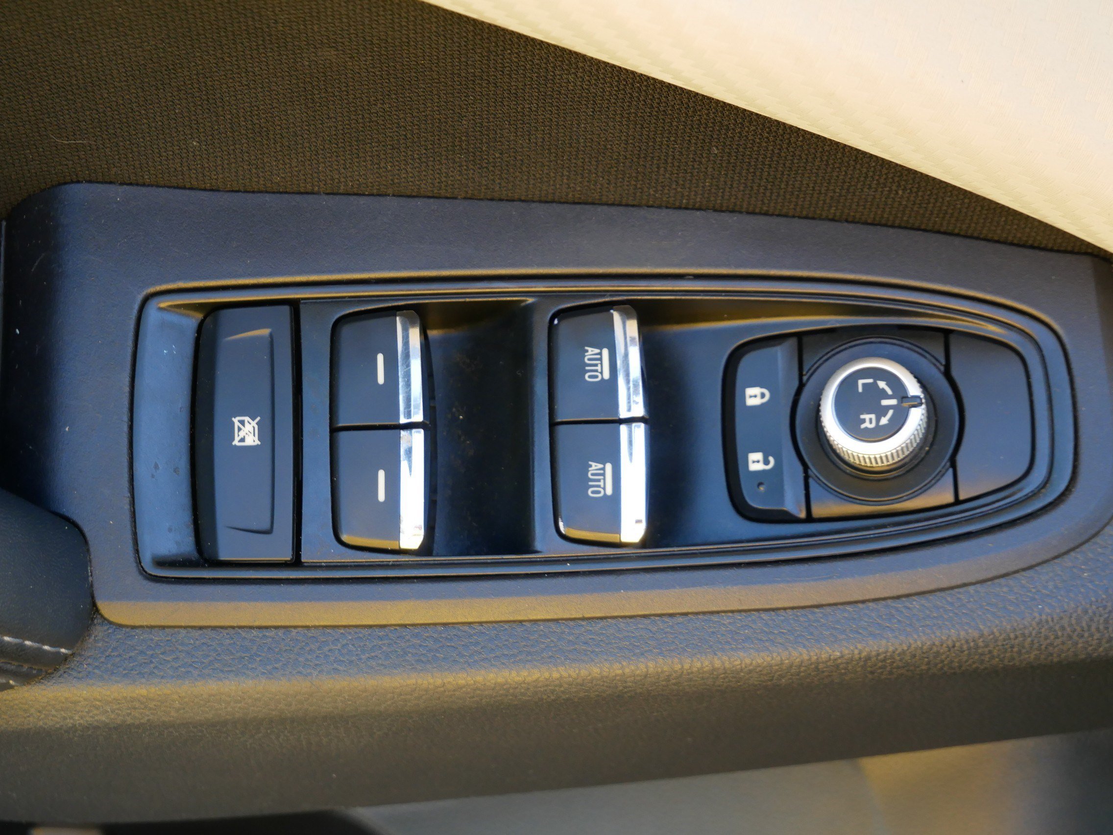 Used 2020 Magnetite Gray Metallic Subaru Premium image 20