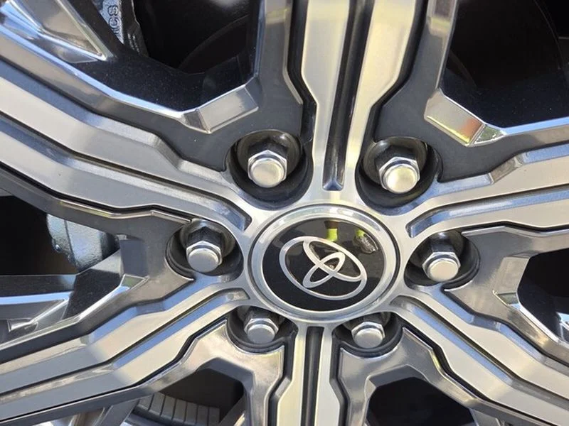 Used 2024 Wind Chill Pearl Toyota Capstone image 18