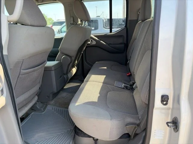 Used 2012 Silver Nissan SV image 23