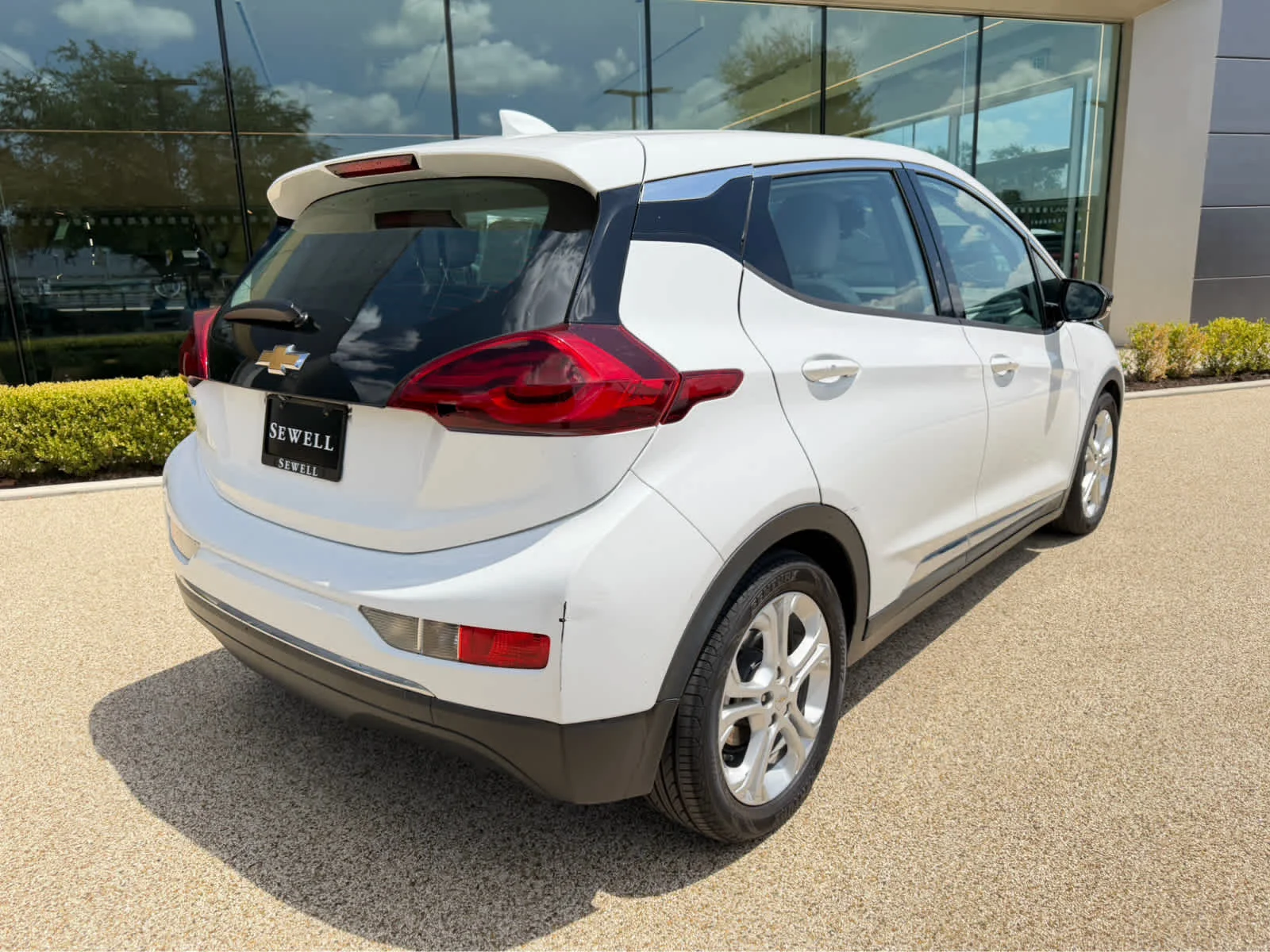 Used 2017 Summit White Chevrolet LT image 6