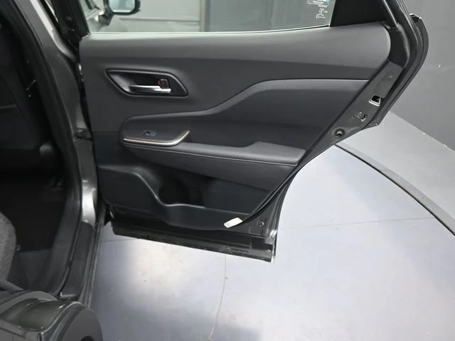 Used 2023  Toyota XLE image 15