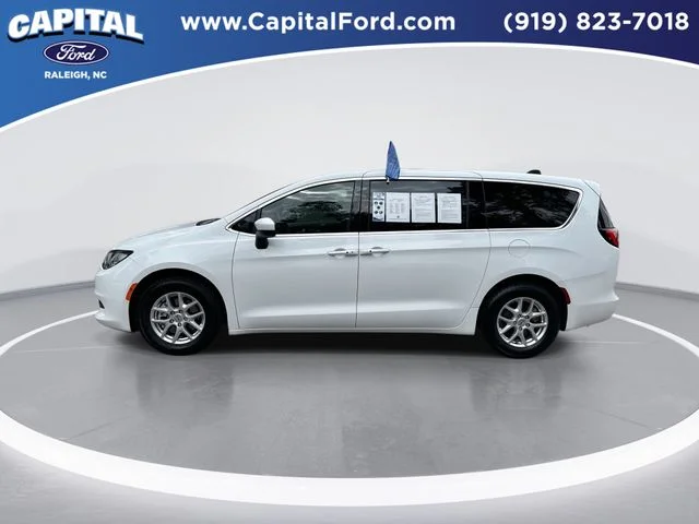 Used 2023 White Chrysler LX image 5
