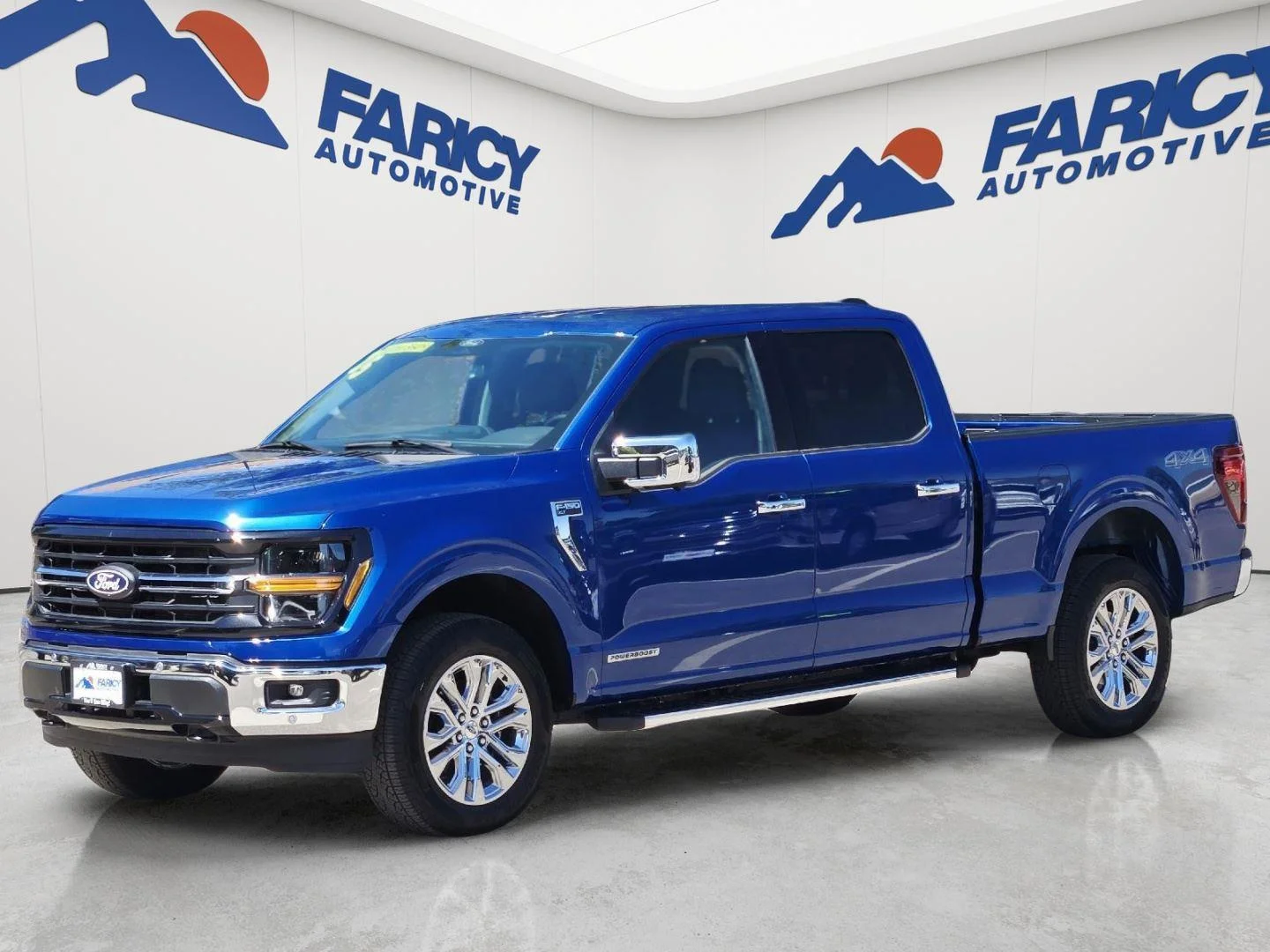 Used 2025 Atlas Blue FORD XLT image 1
