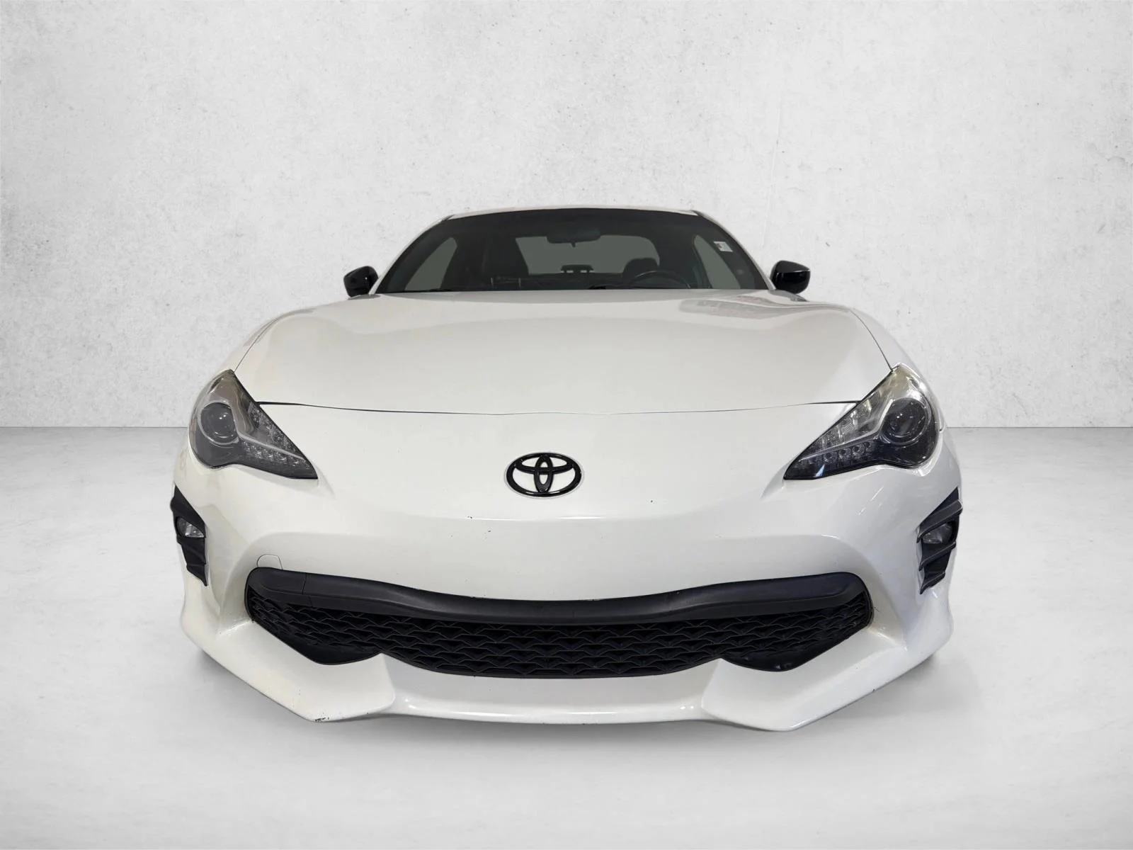 Used 2017 White Toyota  image 8