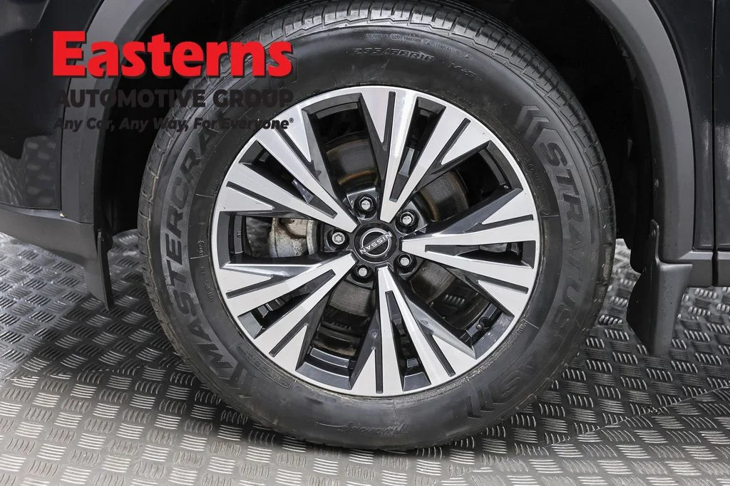 Used 2023 Black Nissan SV image 32