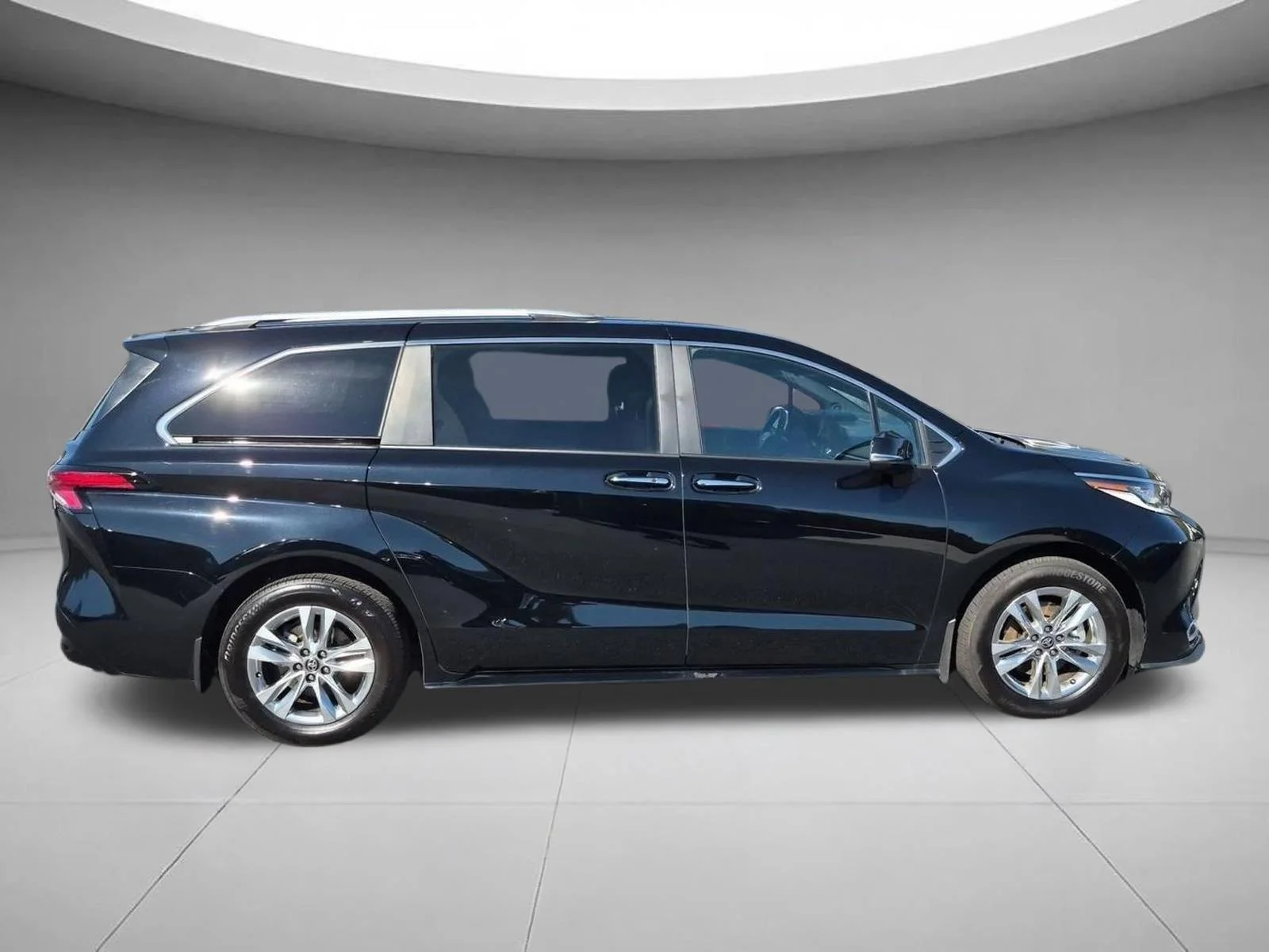 Used 2026 Midnight Black Met TOYOTA  image 6