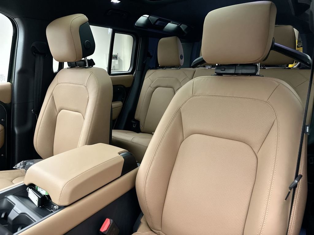 New 2026 Woolstone Green Land Rover S image 10