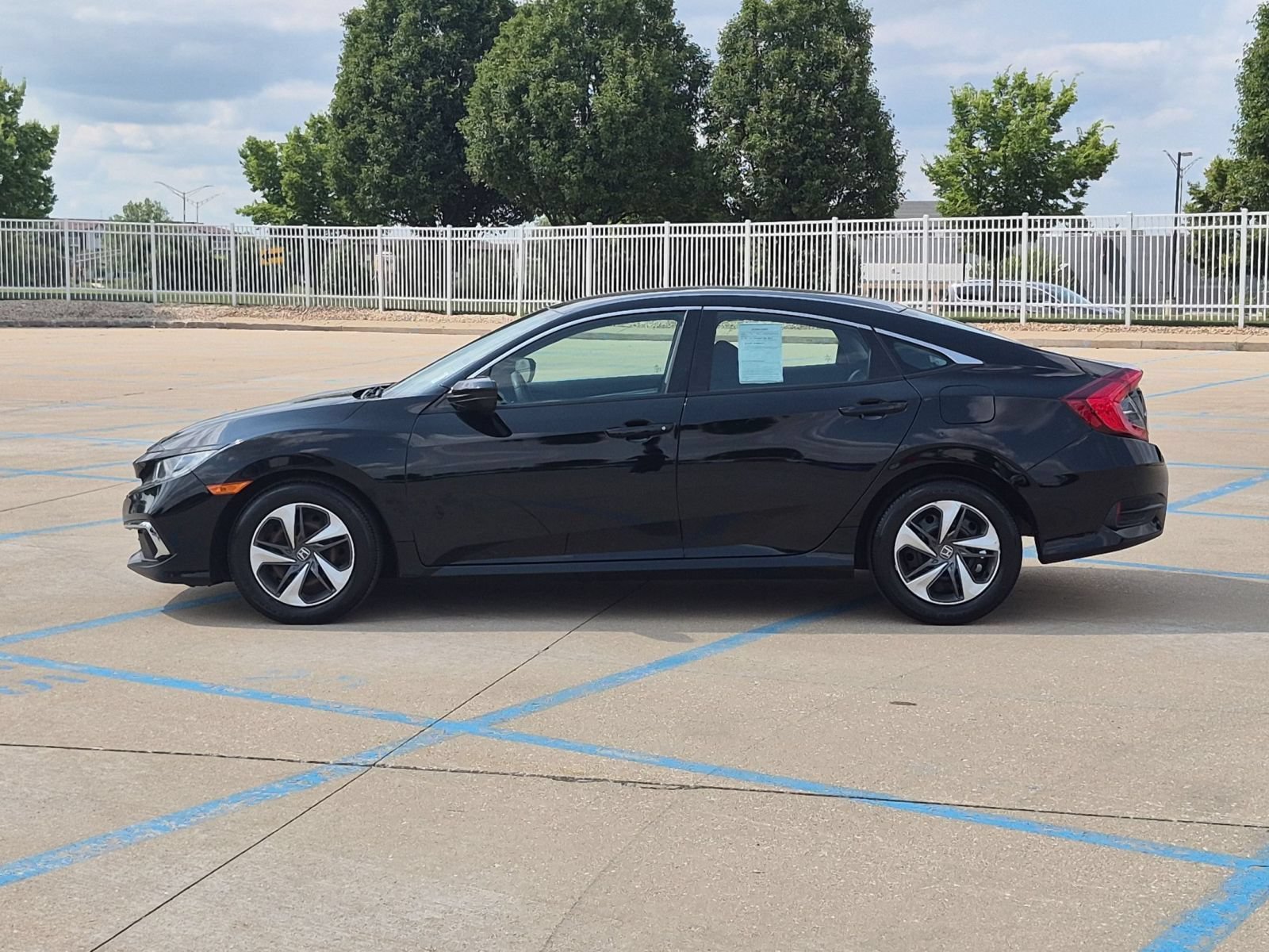 Used 2019 Crystal Black Pearl Honda LX Sedan image 9