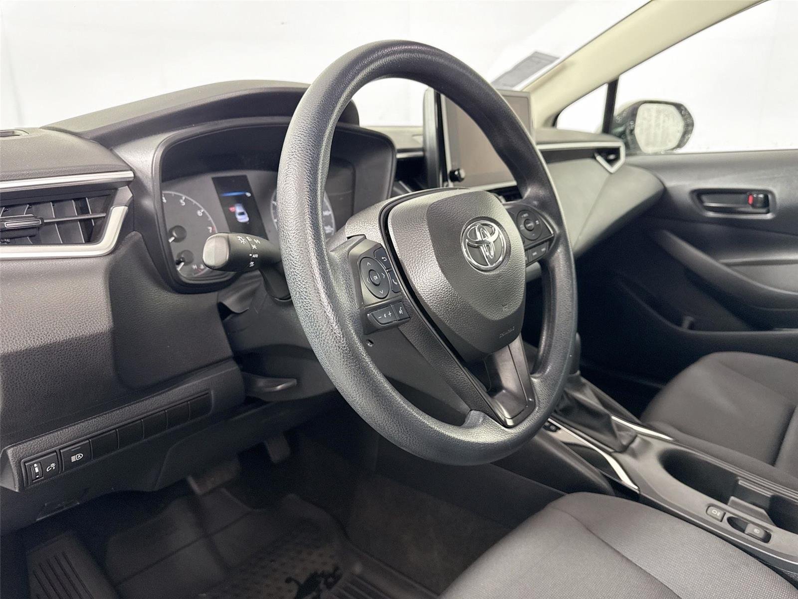 Certified Used 2024 Ice Cap Toyota LE image 4