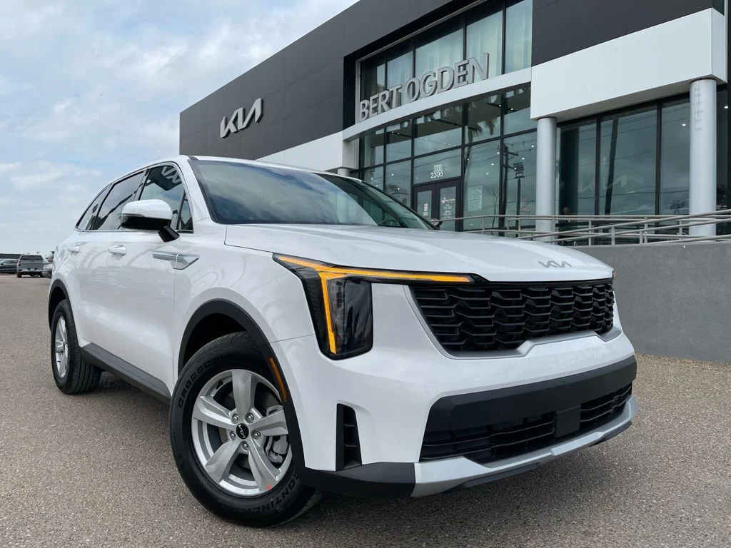 New 2026 White Kia LX image 1