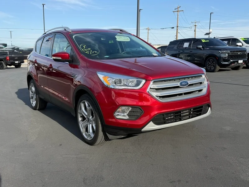 2019 Ford Escape Titanium's photo