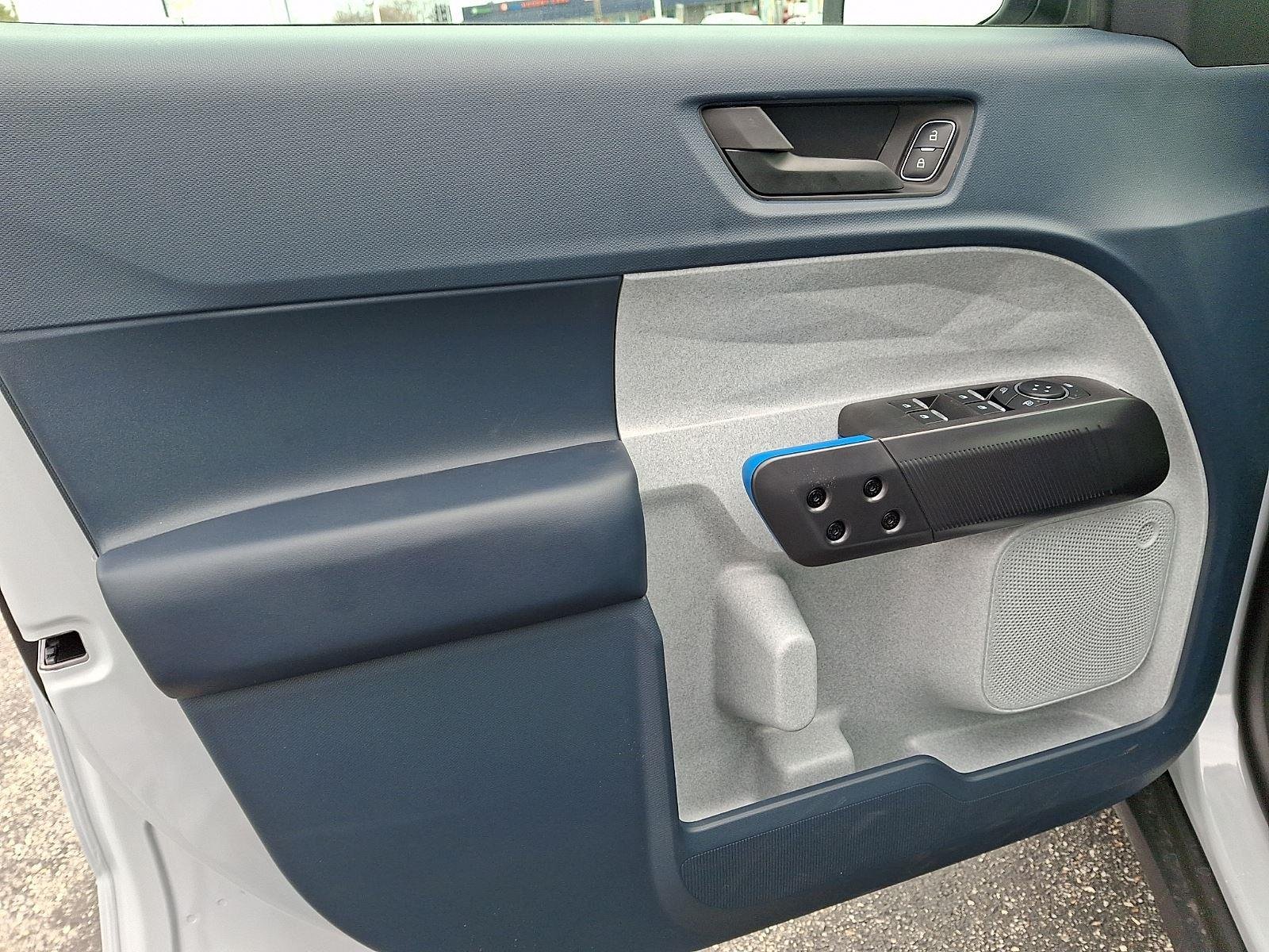 New 2026 Space White Metallic Ford XLT image 9