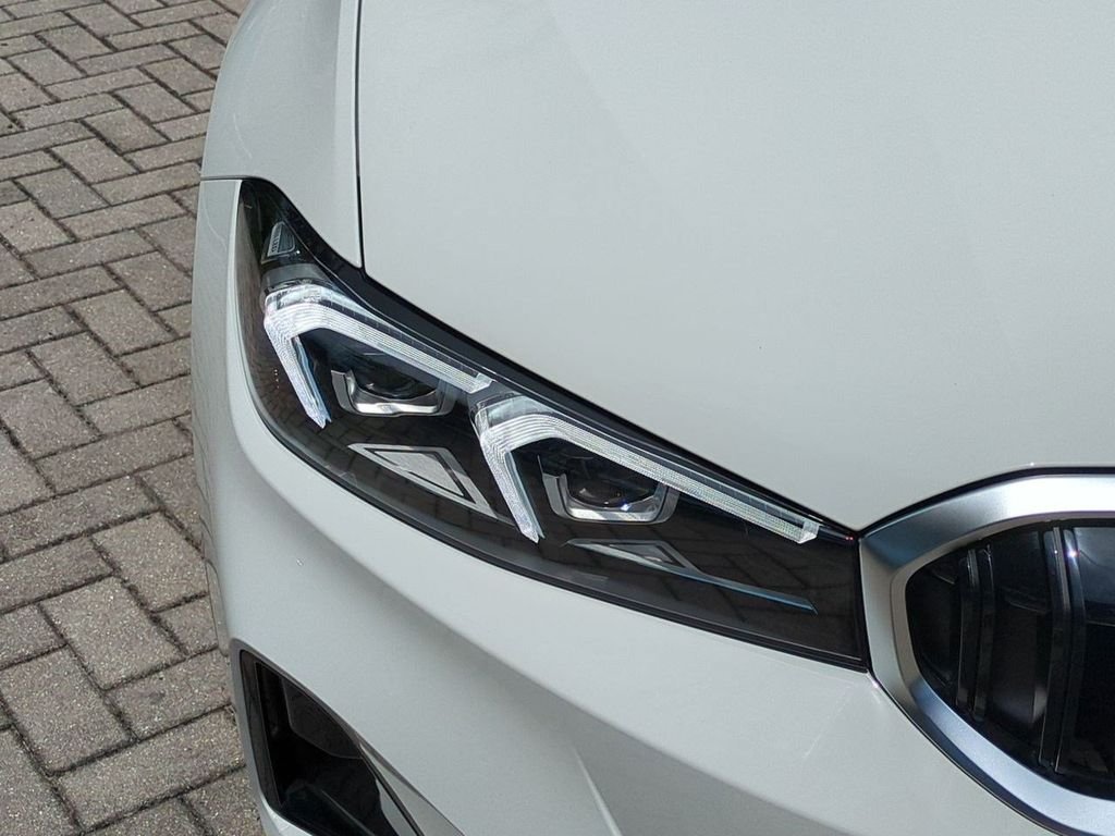 New 2026 Alpine White BMW 330i xDrive image 10