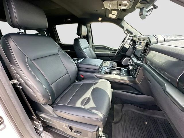 Used 2025 White Ford Lariat image 28