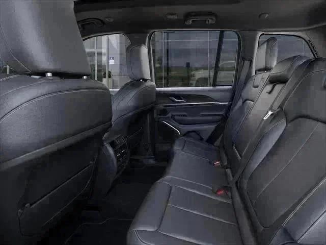 New 2026 Silver Zynith Exterior Paint Jeep Limited image 84