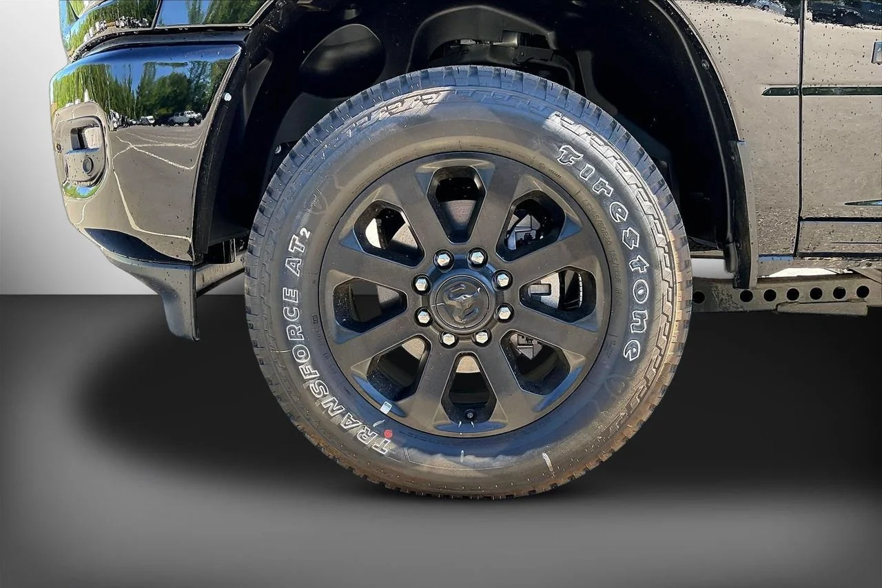 New 2026 Diamond Black Crystal Pearlcoat RAM Big Horn image 30