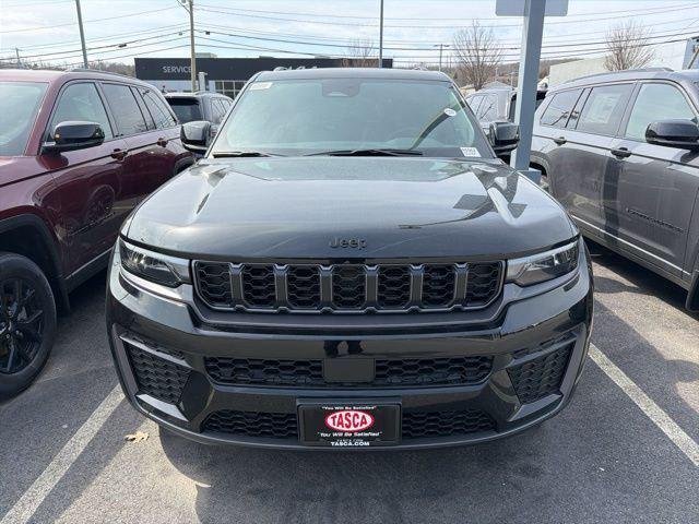 New 2026 Diamond Black Crystal Pearl-Coat Exterior Paint Jeep Laredo image 2