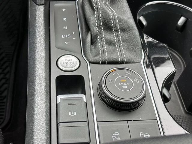Certified Used 2021 Deep Black Pearl Effect Volkswagen 3.6L V6 SEL Premium R-Line image 27